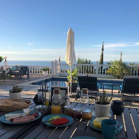 Pura Vida Andalusien Bed & Breakfast Algarrobo