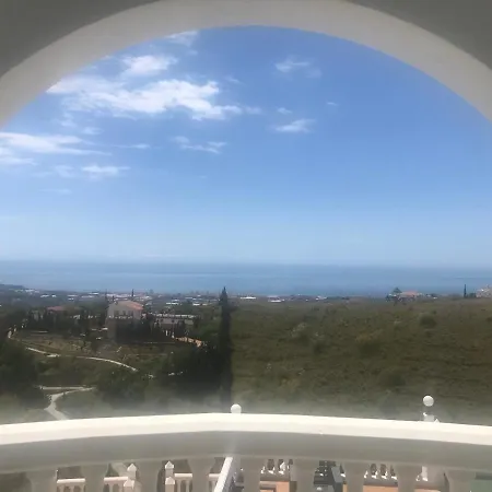 Pura Vida Andalusien Oda ve Kahvaltı Algarrobo